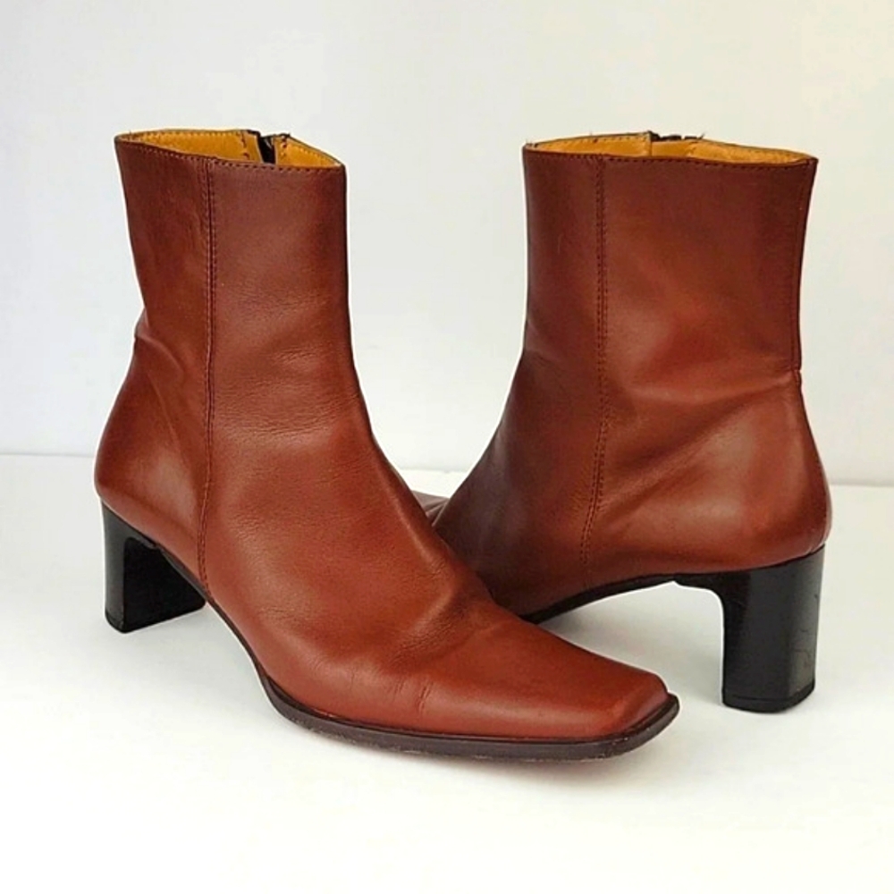 Charles David Italian Made Heeled Leather Ankle Boot Size 39 (EU)